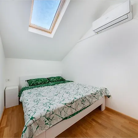 Kings Apartment