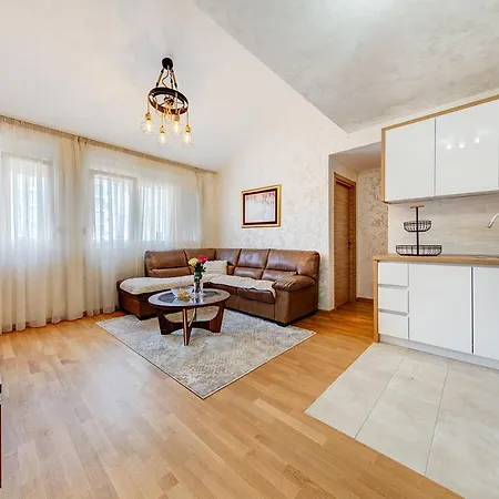 Kings Apartment
